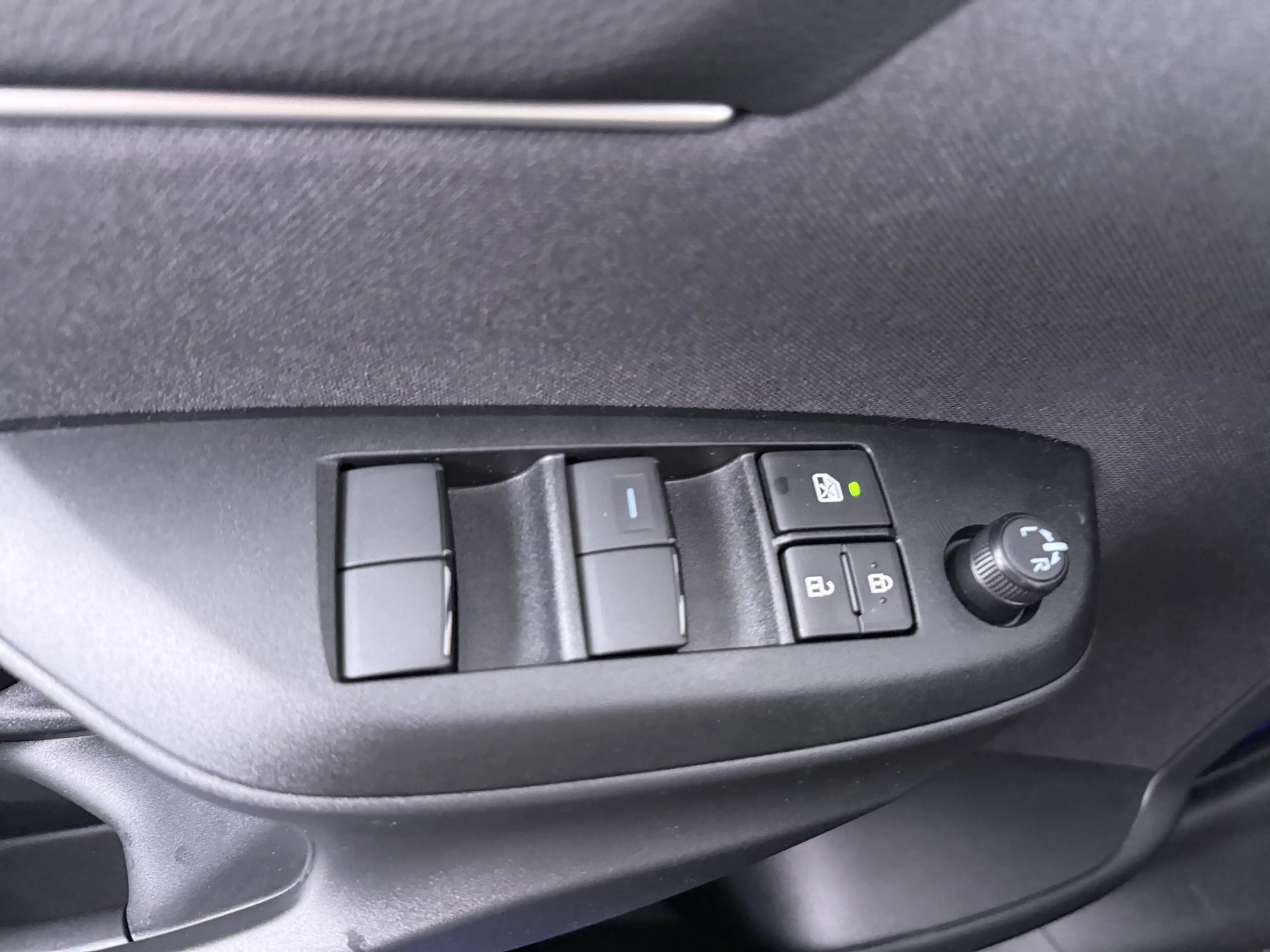 Toyota Yaris 1.5 Hybrid 115 Dynamic ACTIE — photo 4