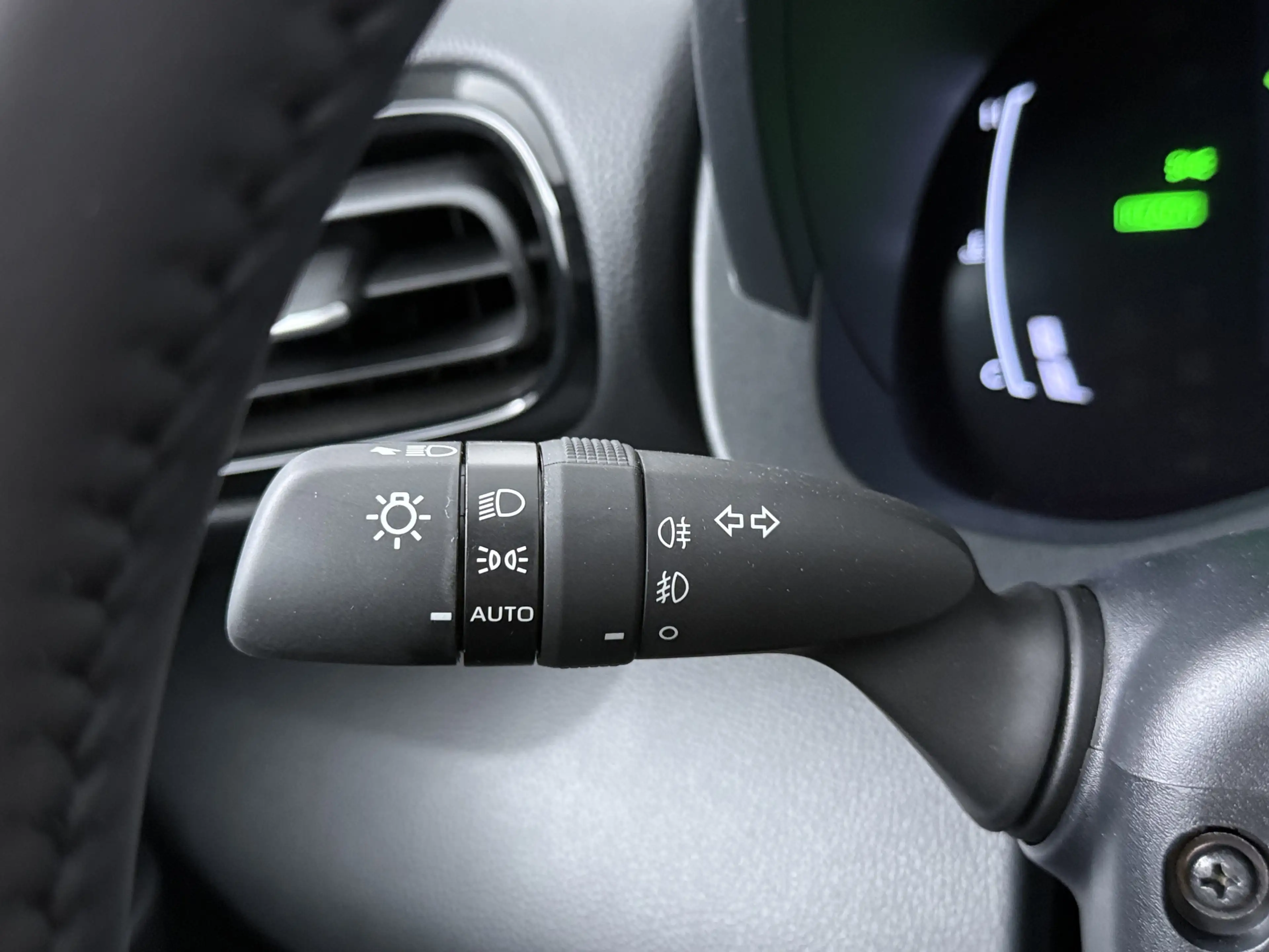 Toyota Yaris 1.5 Hybrid 115 Dynamic ACTIE — photo 10