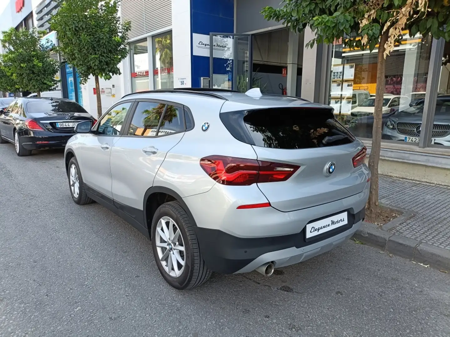 BMW X2 sDrive 18i Advantage Gris - 2