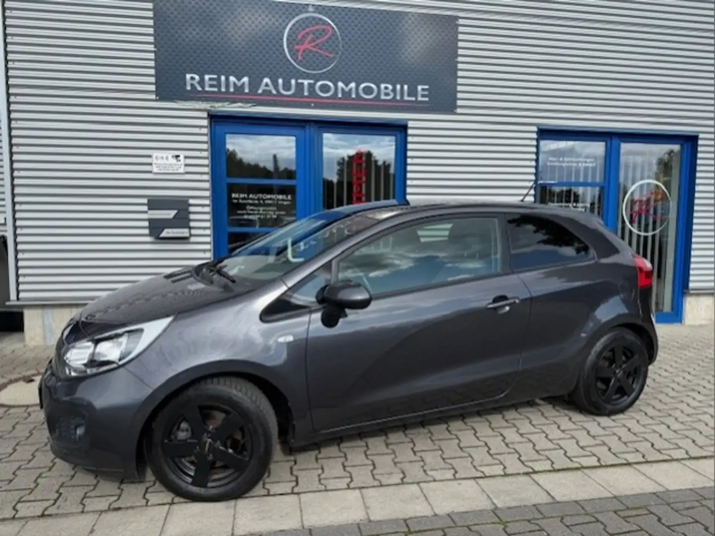 Kia Rio 1,2 Dream Team *KLIMAAUTOMATIK*LM-RÄDER*BLUETOOTH Gris - 2