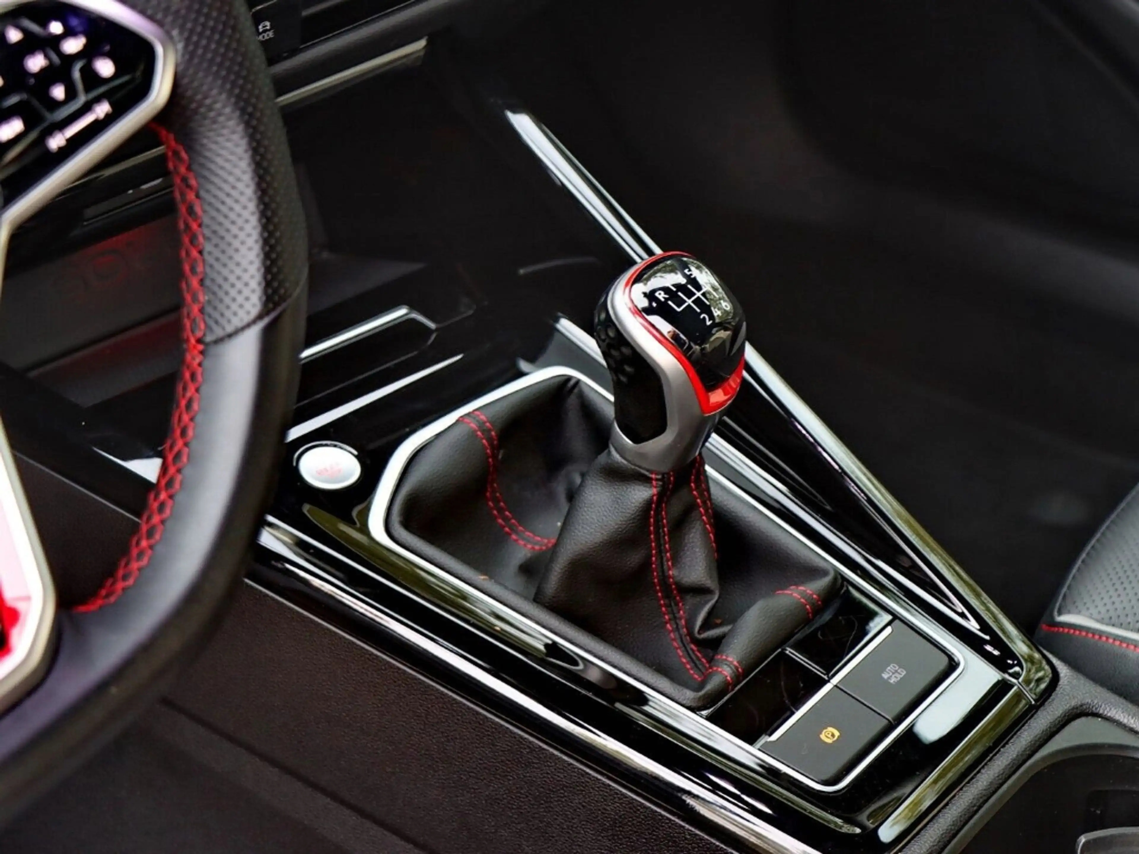 Volkswagen Golf GTI VIII 2.0 TSI OPF LEDER/LED/HARMAN /NAVIVORB. — photo 11