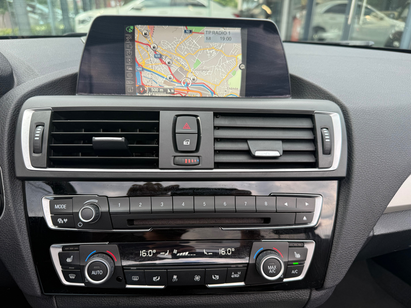 BMW 218 i Cabriolet Sport Edition Xenon Siège Chauffant * 12 MOIS GARANTIE * — photo 13