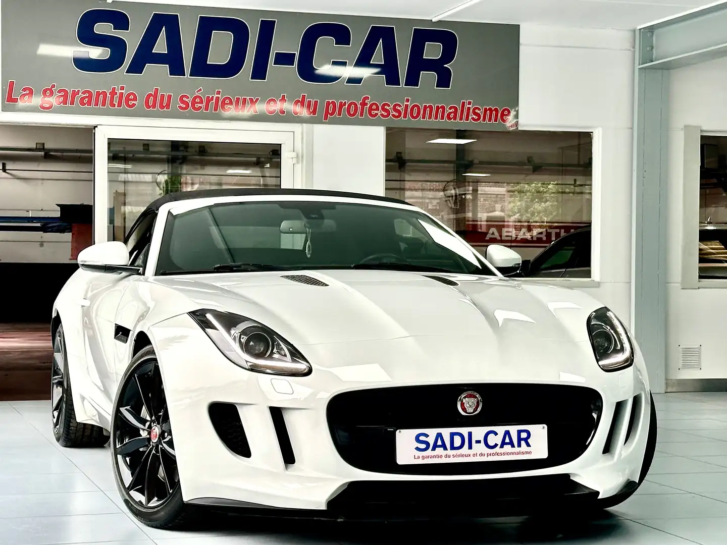 Jaguar F-Type Cabrio 3.0 V6 340cv - PACK BLACK Blanco - 1
