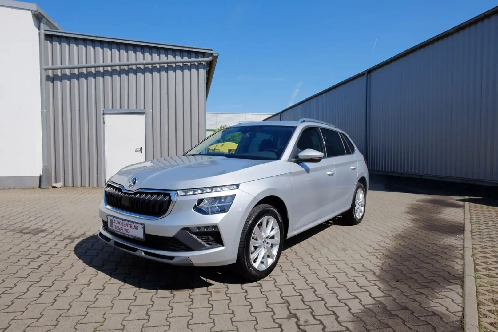 Skoda Kamiq 1.0 TSI DSG Selection Kam/SHZ/AppC/PDC/17Z Plateado - 1