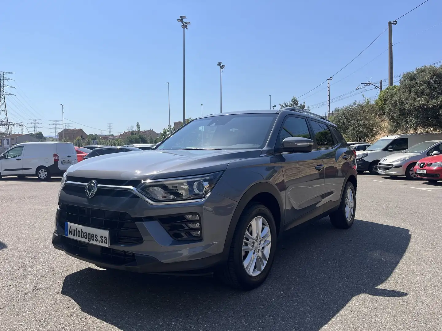 SsangYong Korando G15 Urban Plus 4x2 L.P. Gris - 1