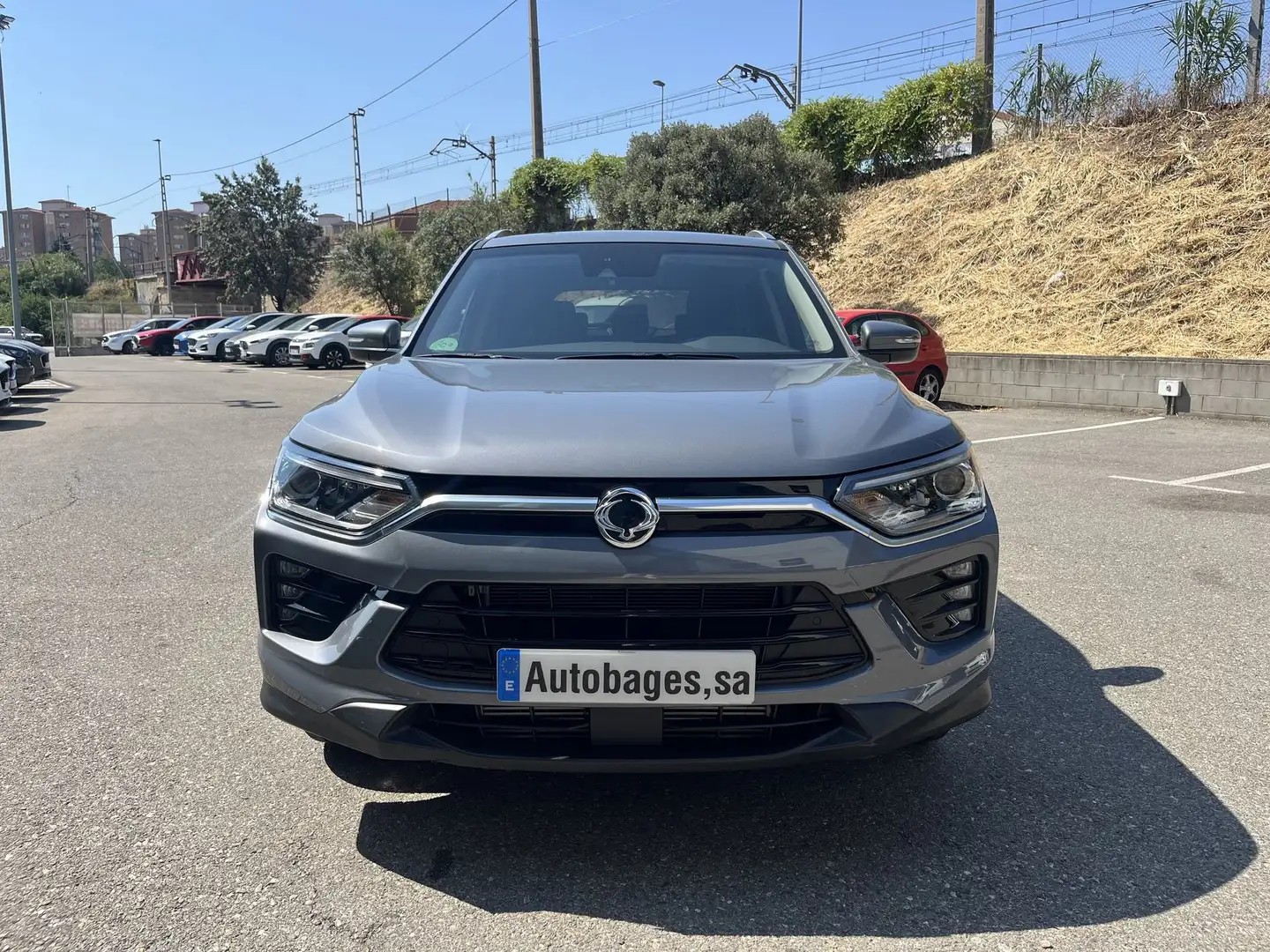 SsangYong Korando G15 Urban Plus 4x2 L.P. Gris - 2