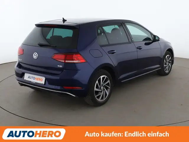 Volkswagen Golf view 6