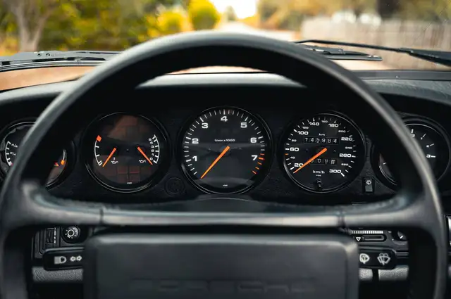 Porsche 911 view 9