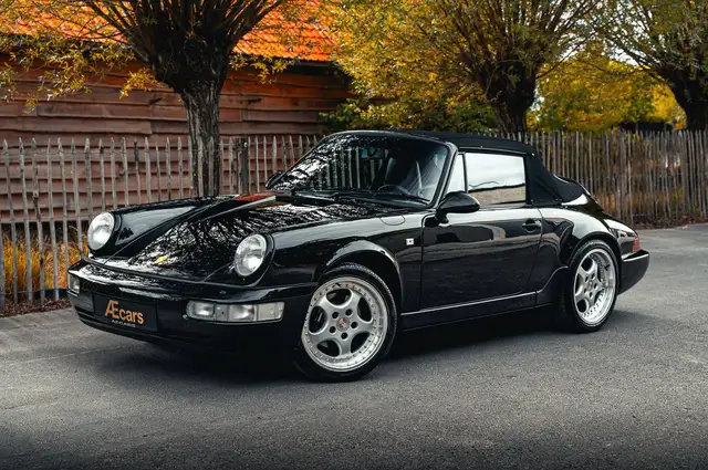 Porsche 911 view 4