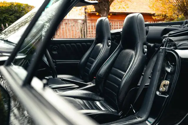 Porsche 911 view 16