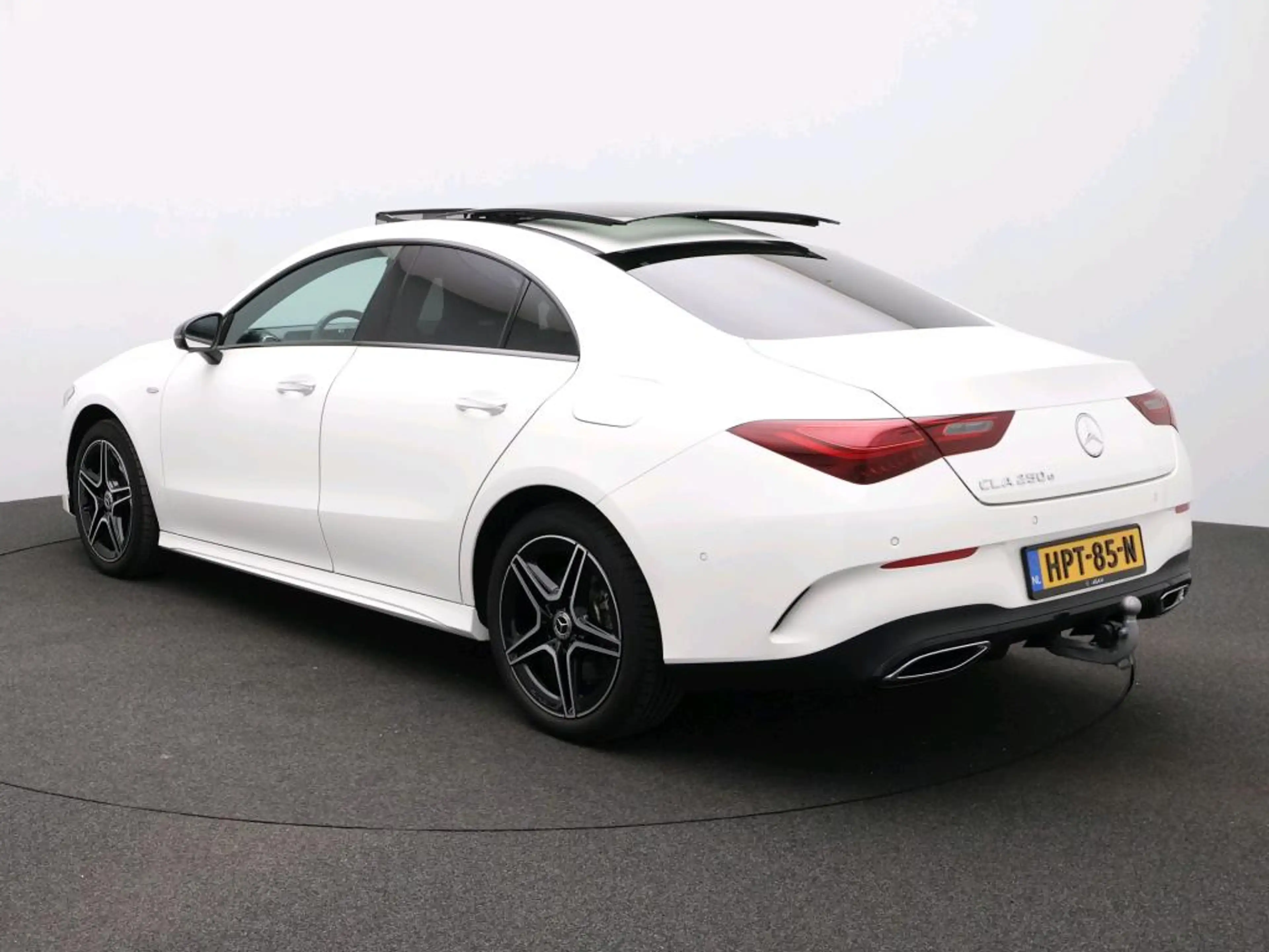 Mercedes-Benz CLA 250 e Business Solution AMG Trekhaak | AMG Line | Nigh — photo 4