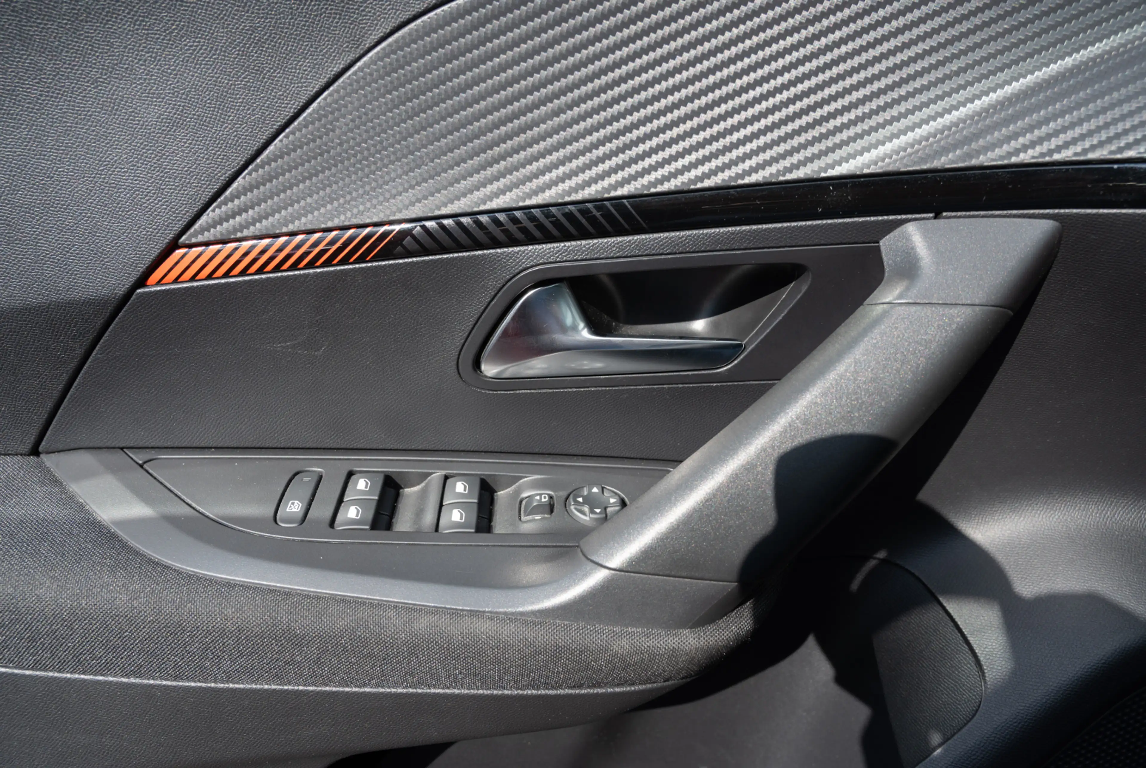 Peugeot 2008 Active Pack Elektromotor 136 *WÄRMEPUMPE*180°KAMERA* — photo 10