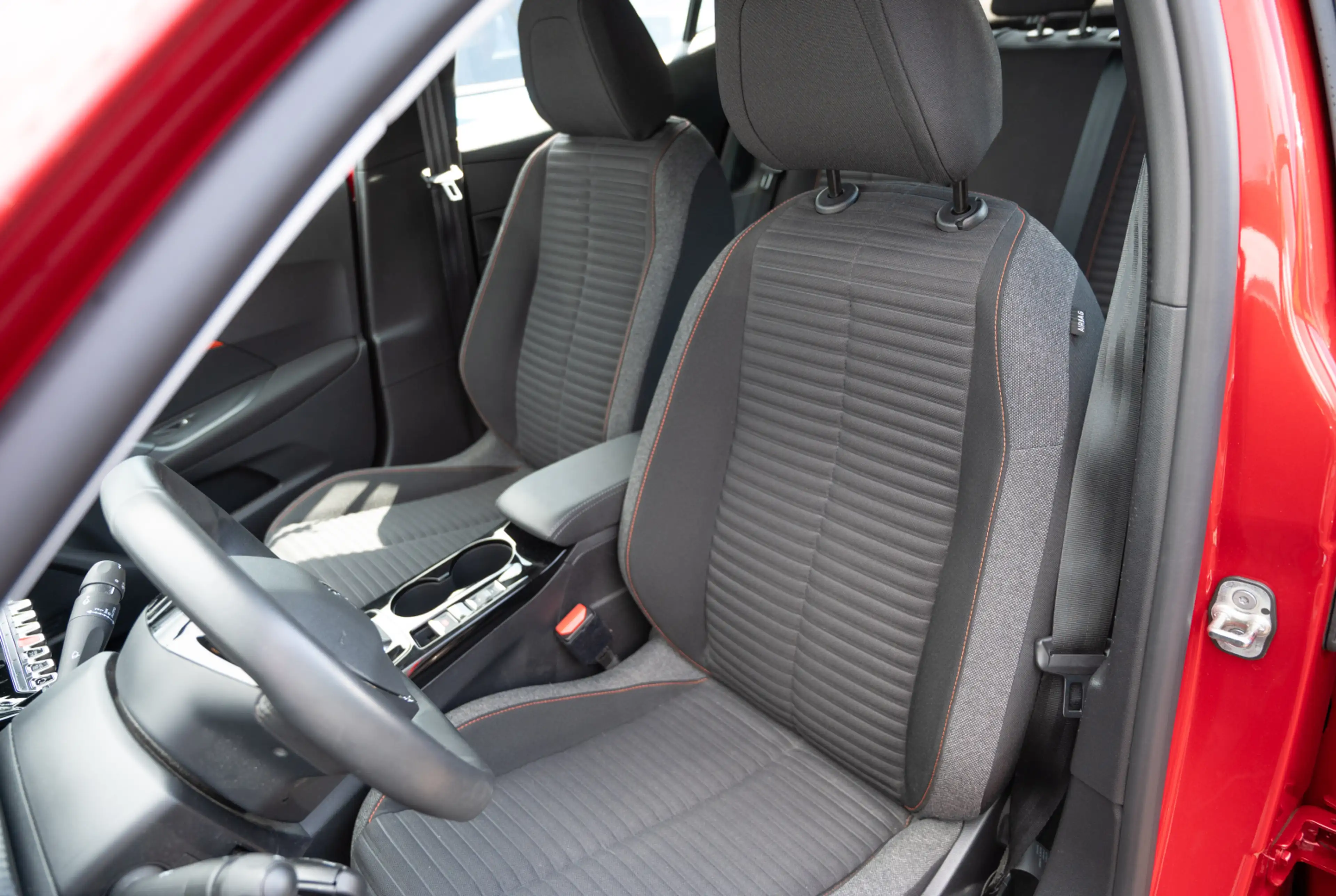 Peugeot 2008 Active Pack Elektromotor 136 *WÄRMEPUMPE*180°KAMERA* — photo 4