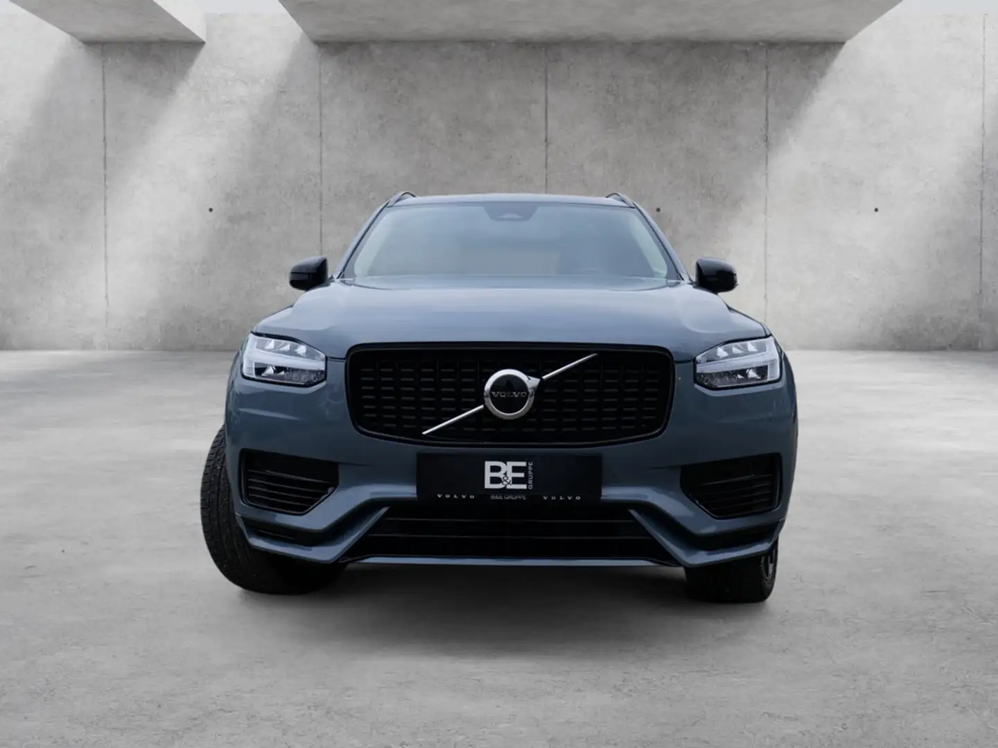 Volvo XC90 T8 Plus Dark Recharge Plug-In Hybrid AWD Grau - 2