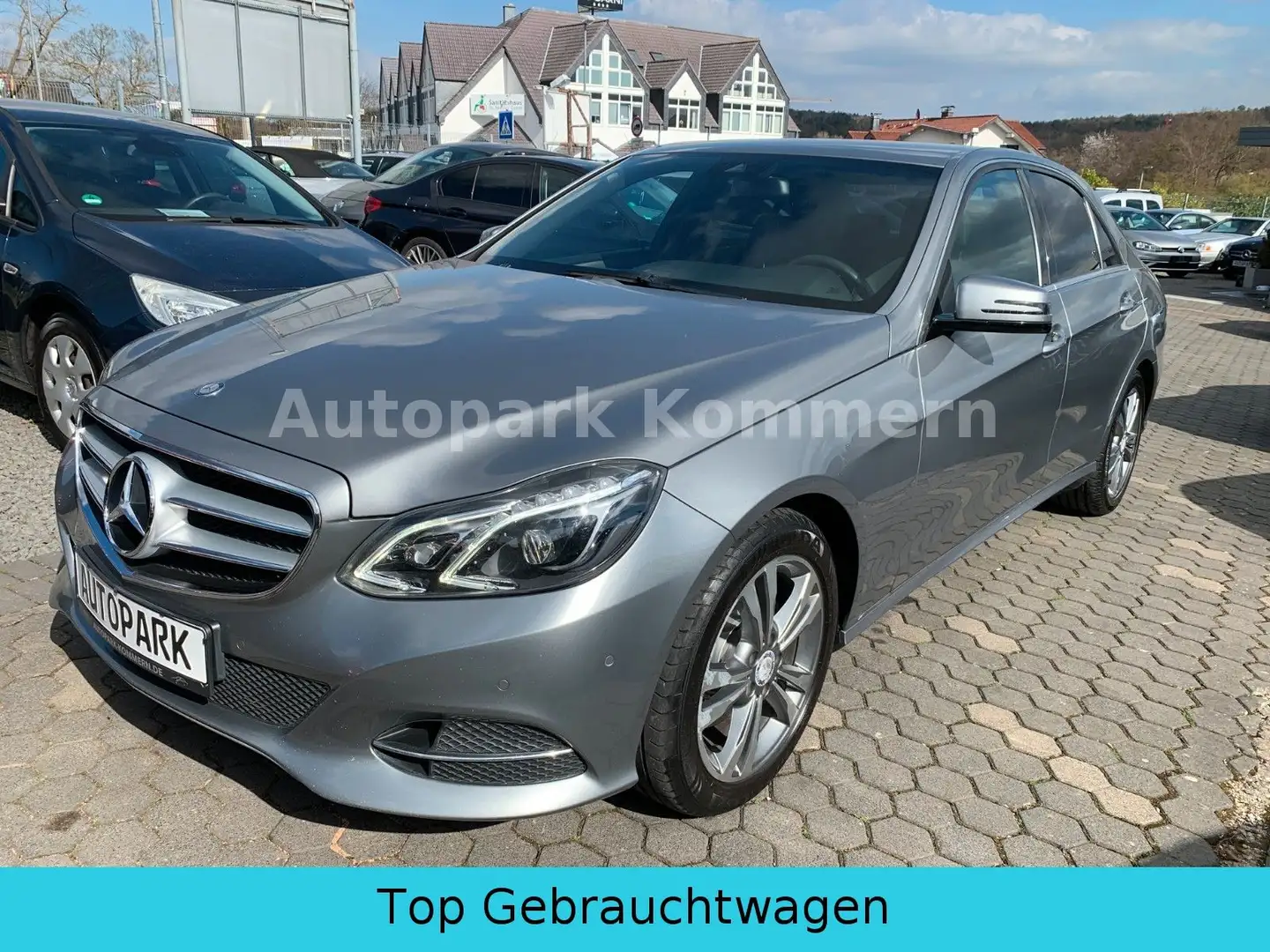 Mercedes-Benz E 250 Lim. E 250 CDI BlueEfficiency*Leder*2,1L Stříbrná - 1