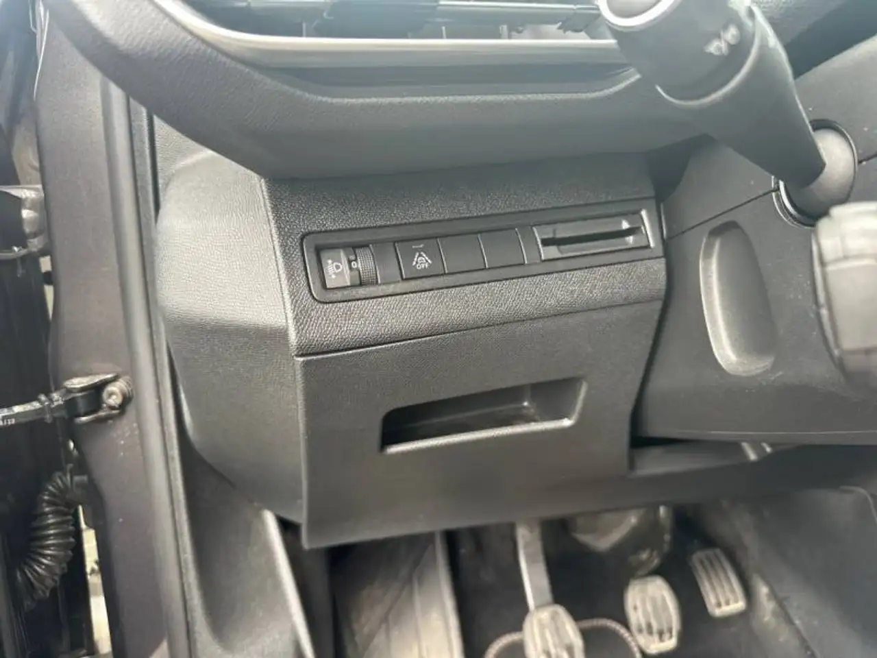 Peugeot 3008 2 1.5 BlueHDi 96kW S&S Allure Pack, миниатюра 13