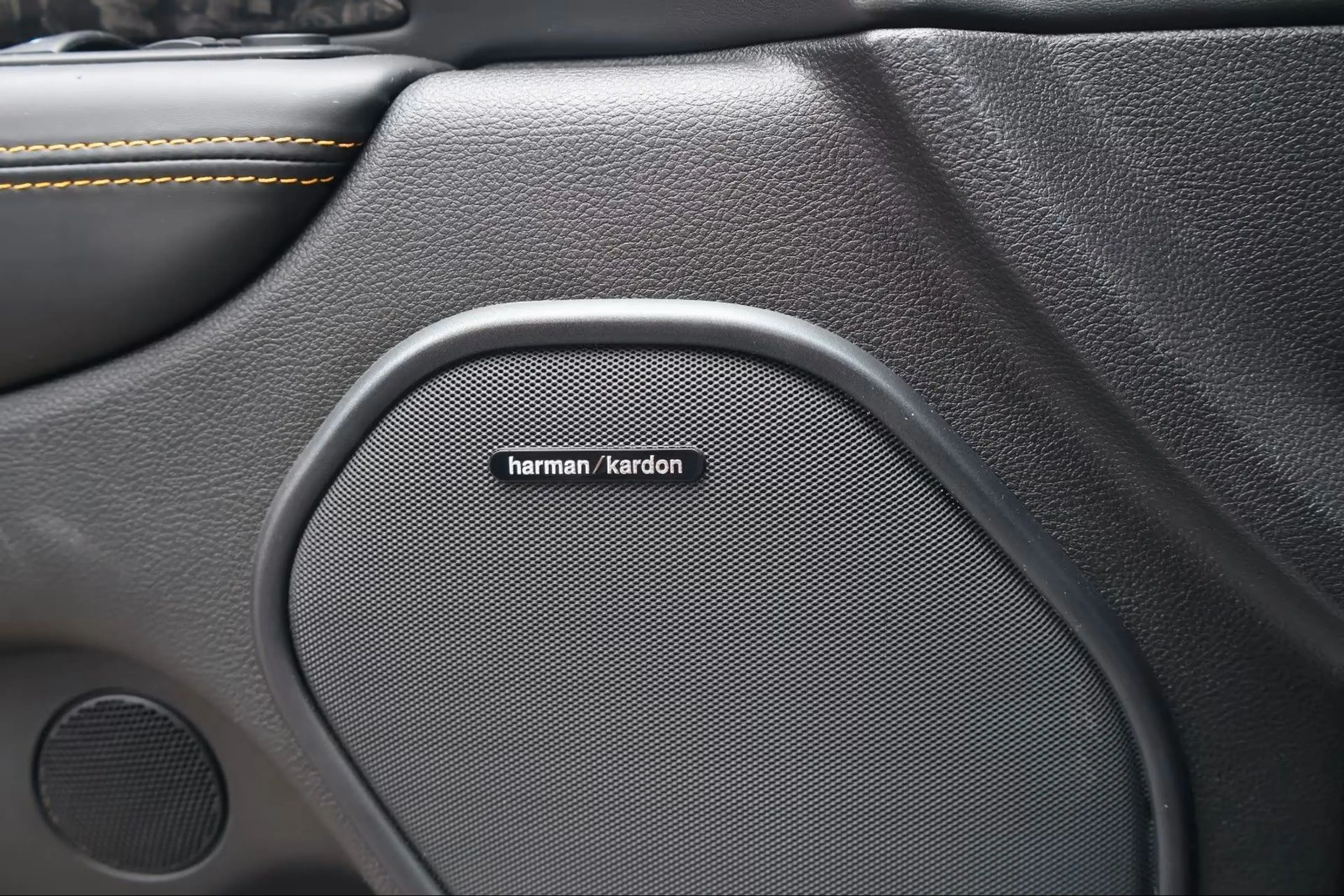 Dodge Durango R/T Hemi Orange 4x4/CARPLAY/6-SITZER/LPG — photo 11