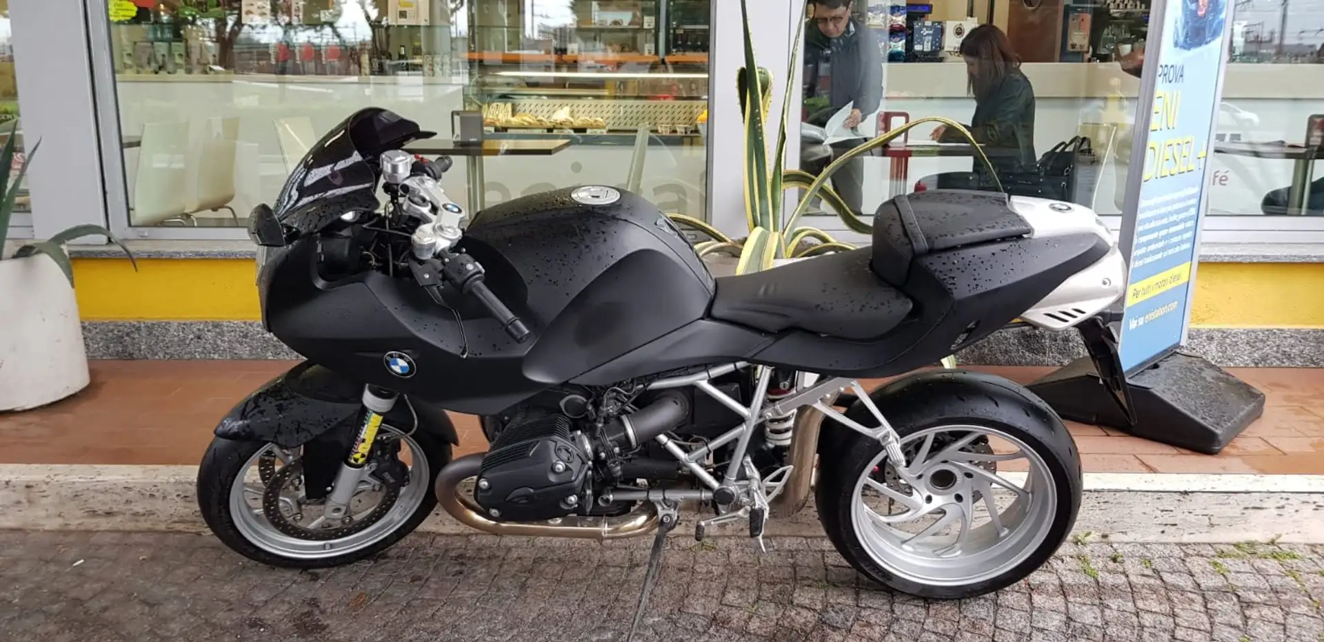 BMW R 1200 S Negro - 1