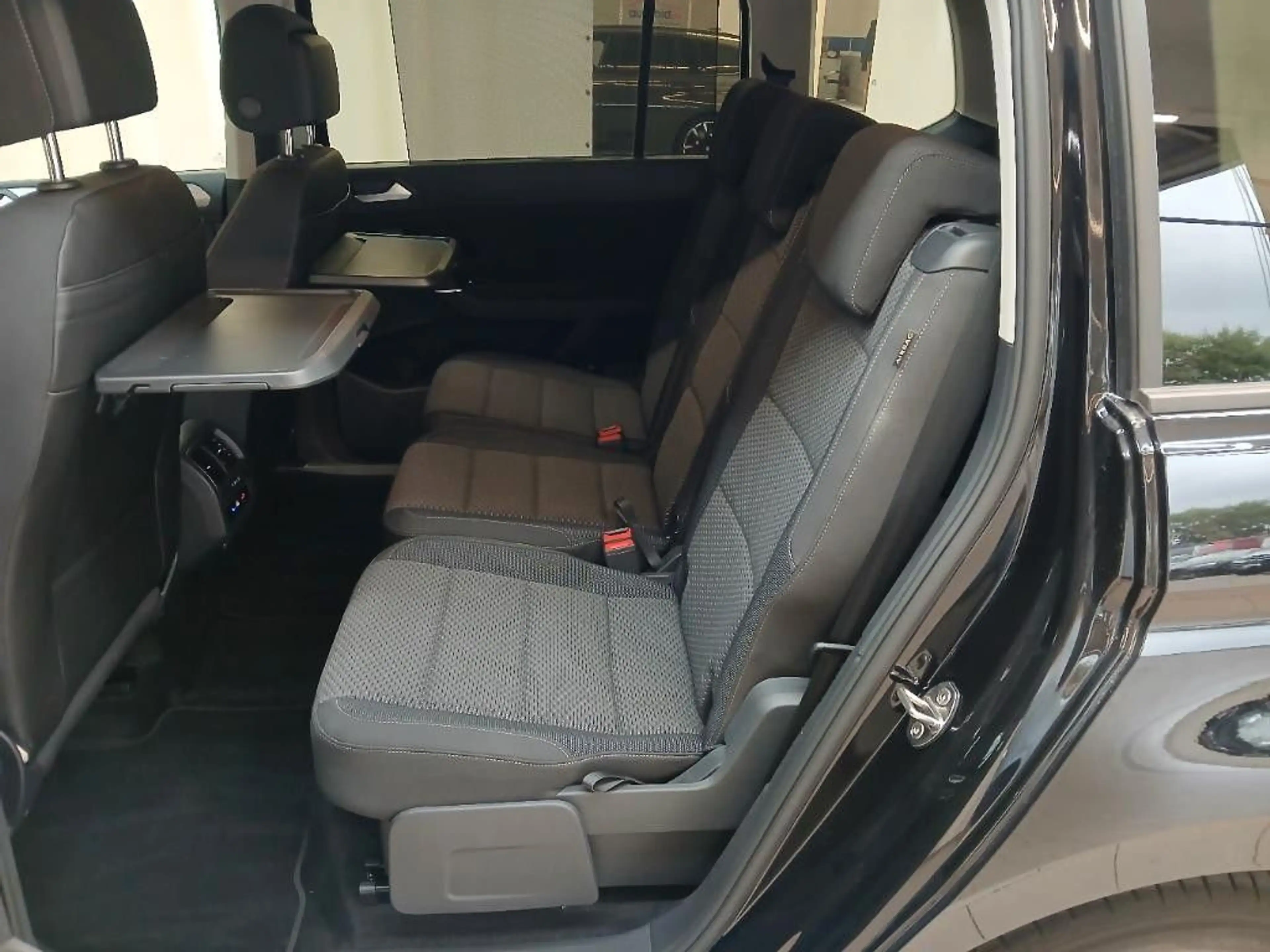 Volkswagen Touran Comfortline ACC AHK 3ZK IQ-Light RFK SHZ — photo 10