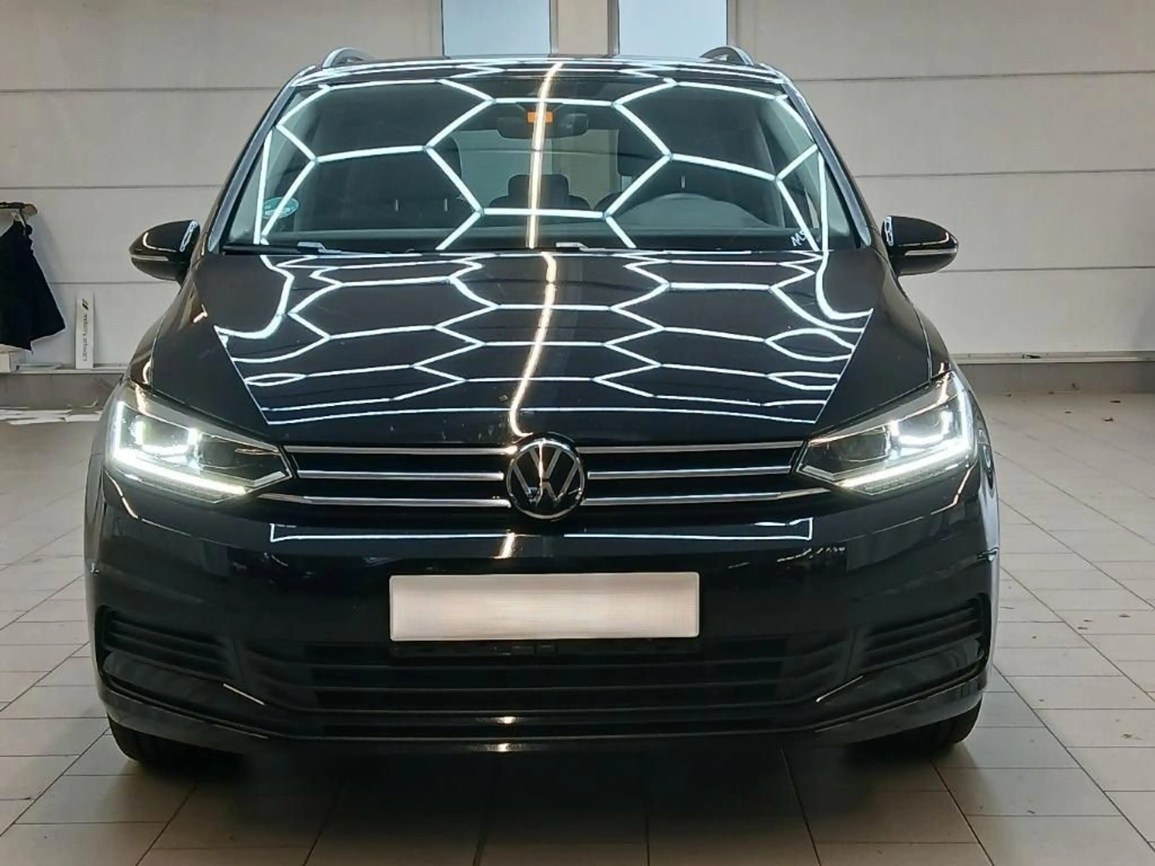 Volkswagen Touran Comfortline ACC AHK 3ZK IQ-Light RFK SHZ — photo 2
