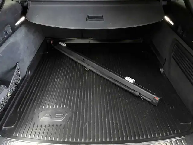 Audi A6 Avant view 10