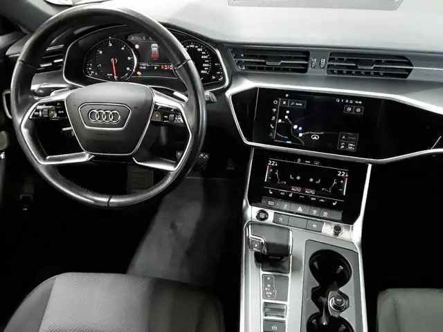 Audi A6 Avant view 5