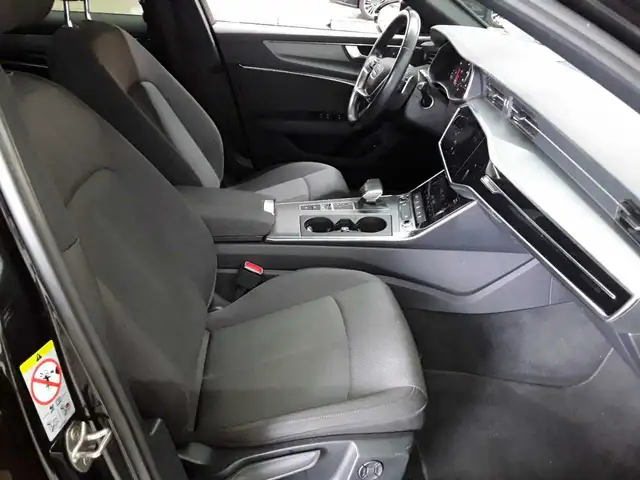 Audi A6 view 11