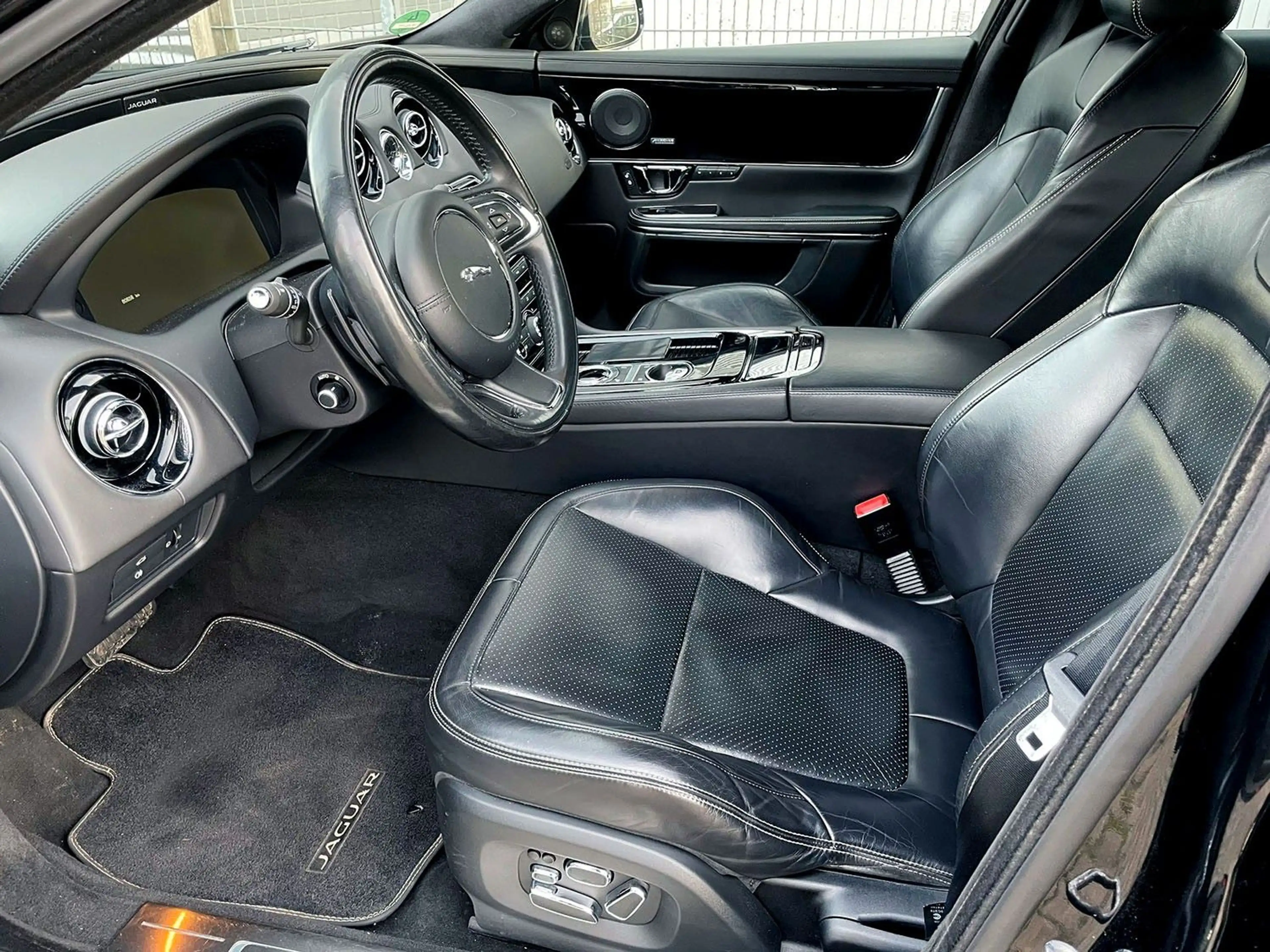 Jaguar XJ PREMIUM LUXURY AWD — photo 5
