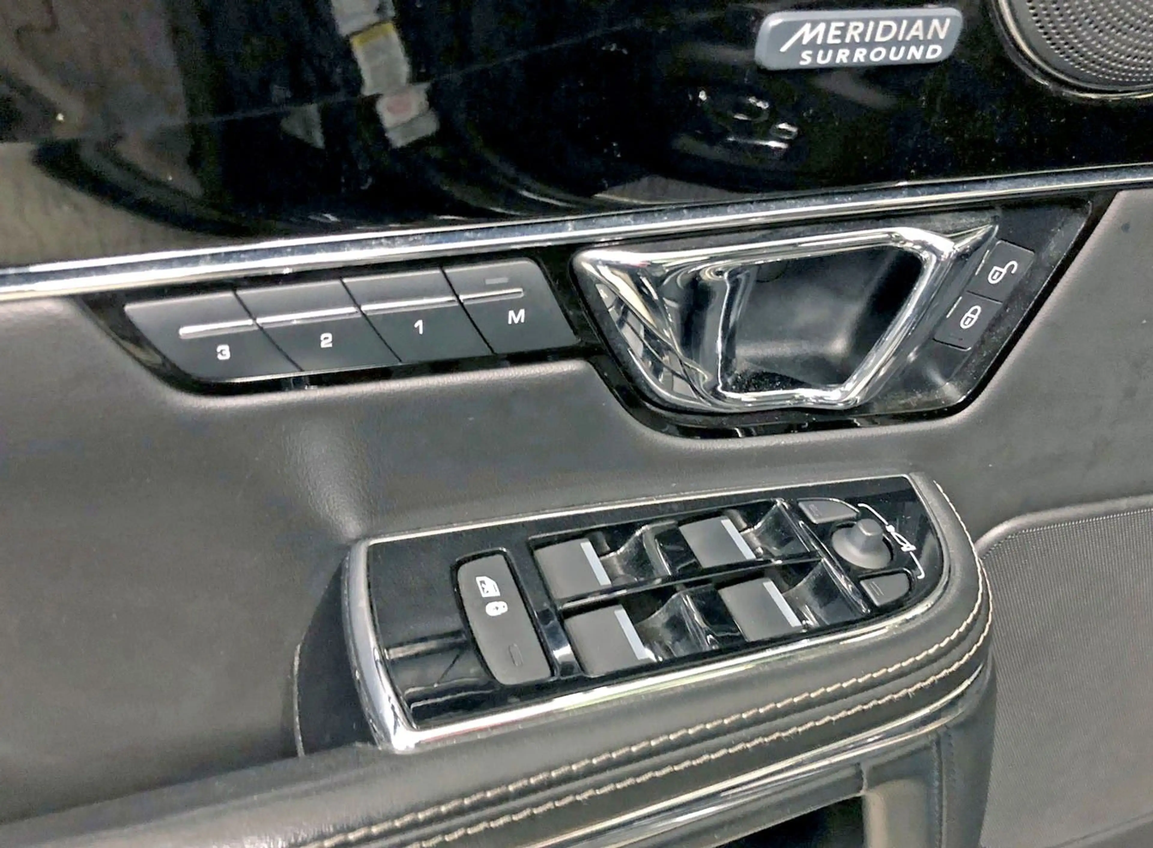 Jaguar XJ PREMIUM LUXURY AWD — photo 11