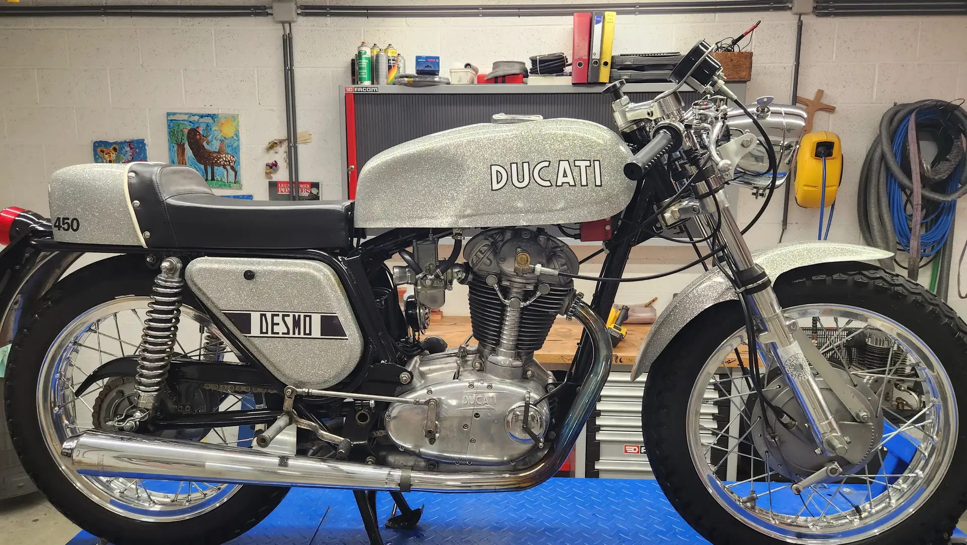 Ducati 450 Desmo Silvershot Gun Срібний - 1