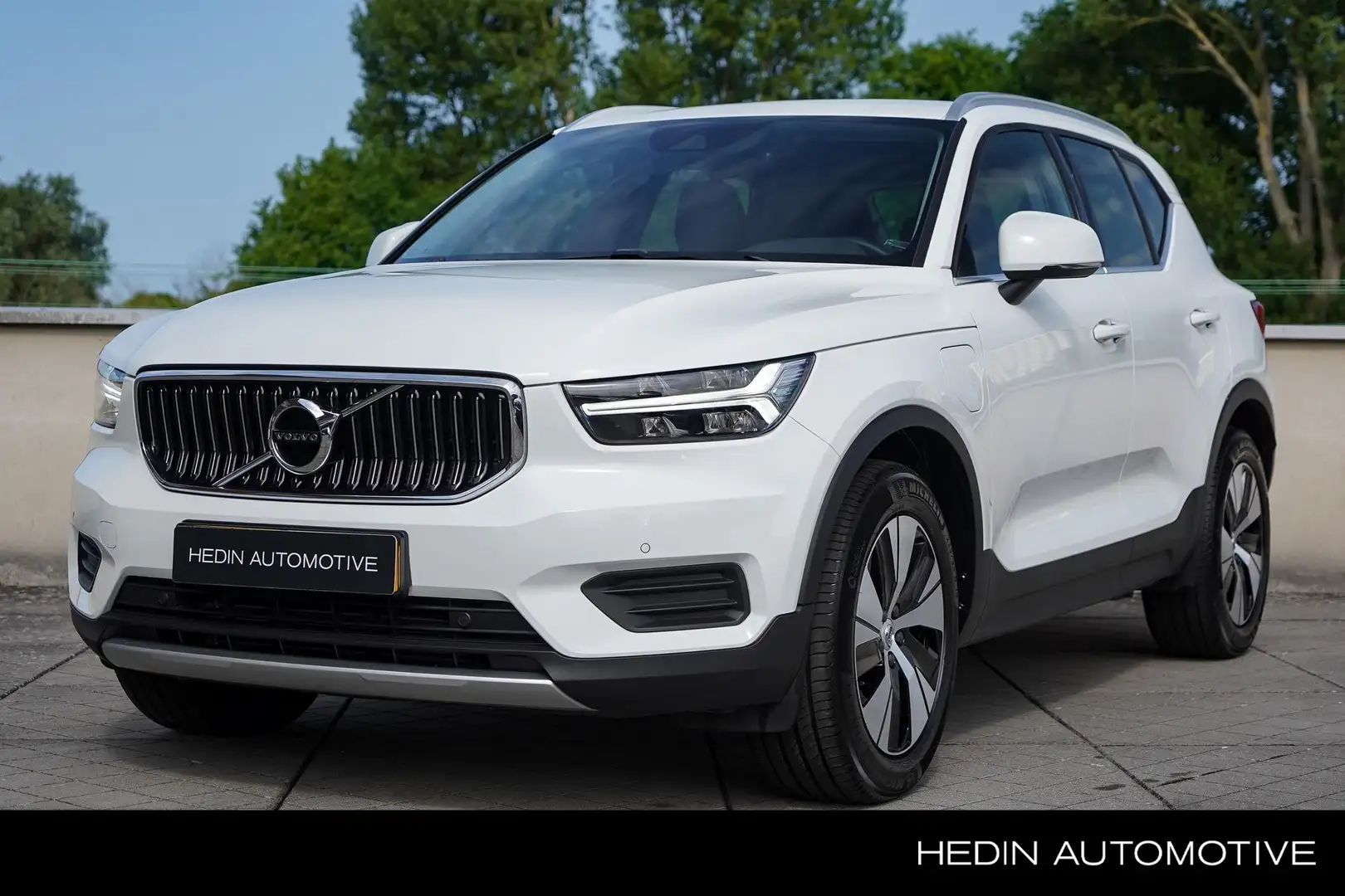 Volvo XC40 1.5 T4 Recharge Inscription Expression Parkeerverw Wit - 1