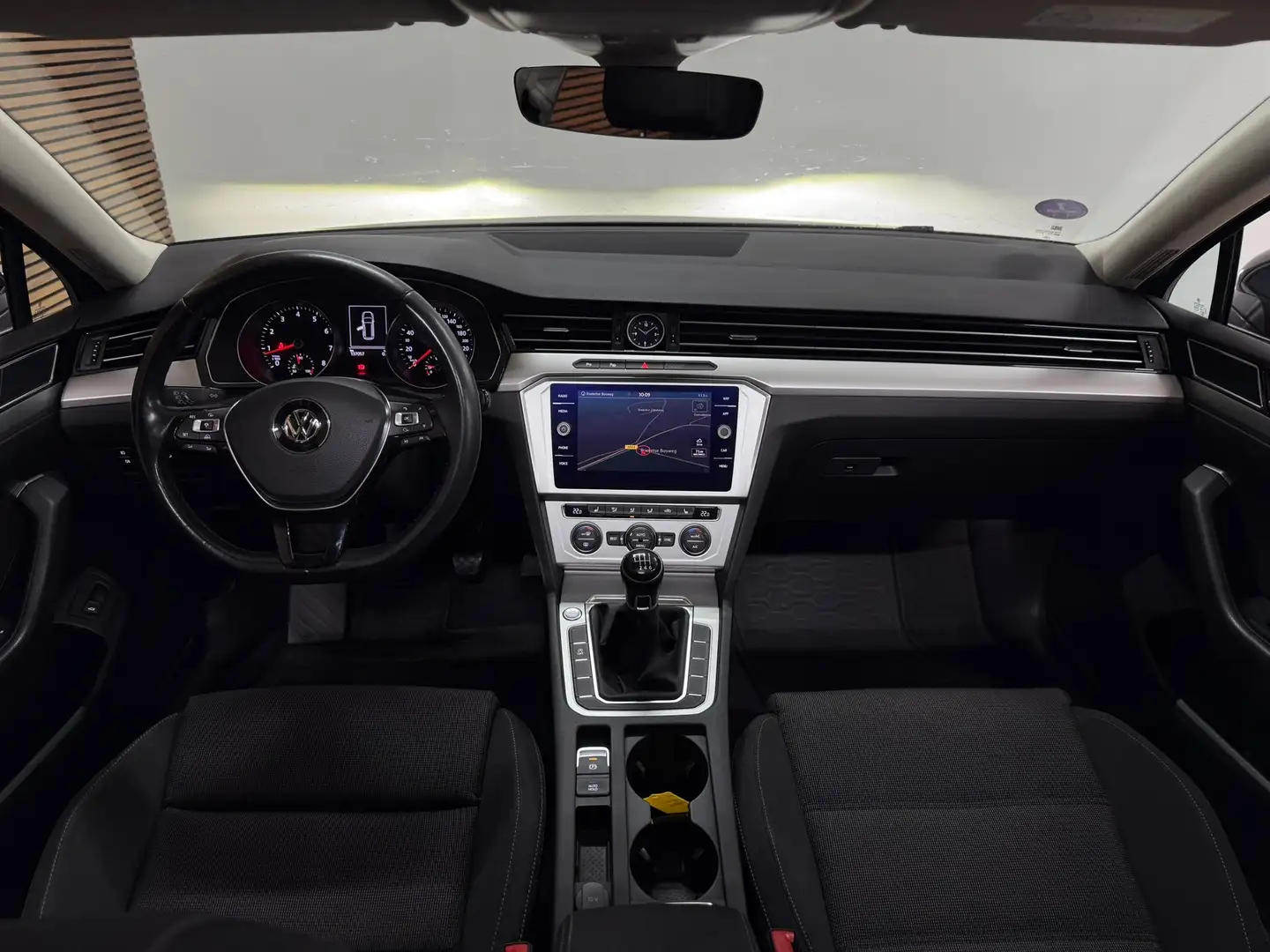 Volkswagen Passat Variant 1.4 TSI ACT Highline | Pano | Navi | Massagestoel Grau - 2