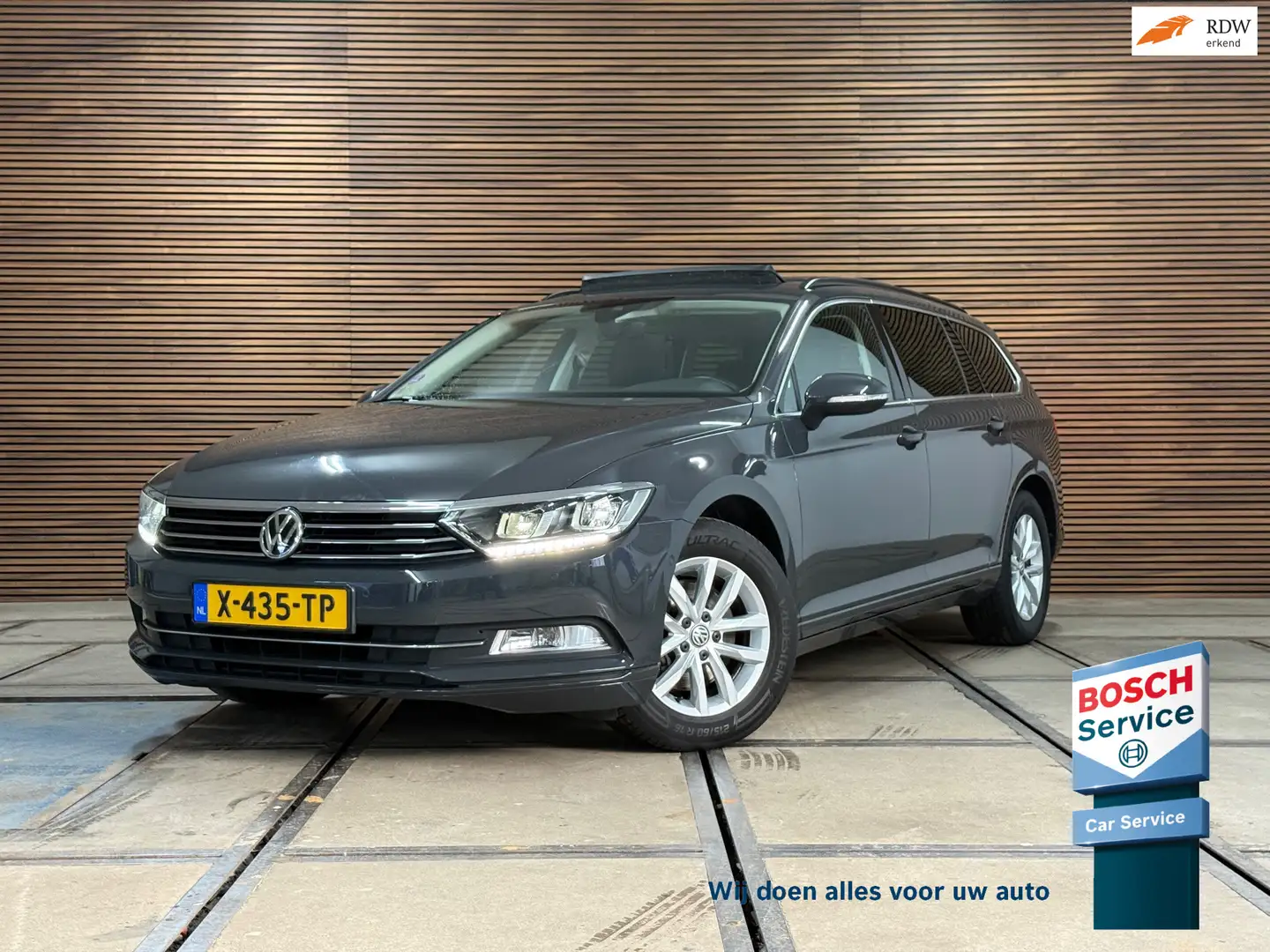 Volkswagen Passat Variant 1.4 TSI ACT Highline | Pano | Navi | Massagestoel Grau - 1