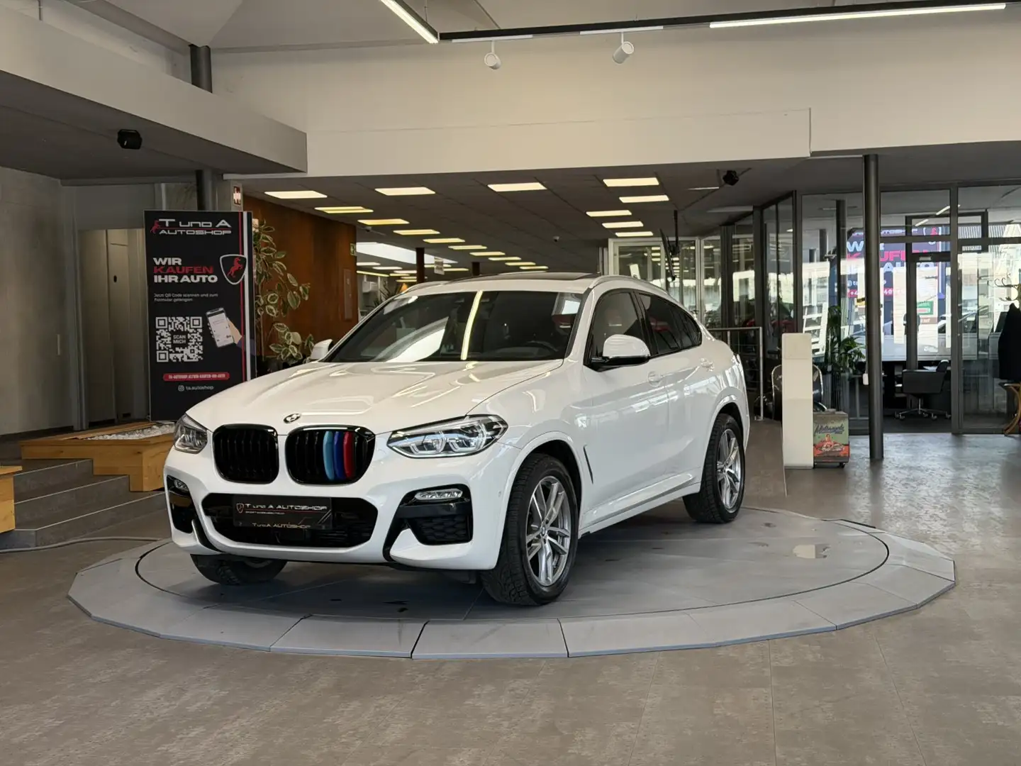 BMW X4 20d M-Sport xDrive Aut. *Head-up*Pano*Kamera* Weiß - 1