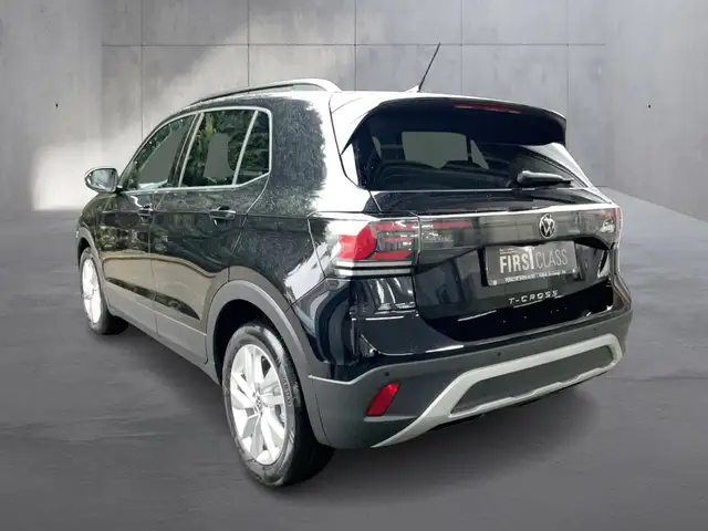 Volkswagen T-Cross view 3