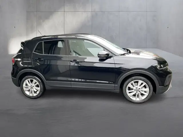 Volkswagen T-Cross view 5