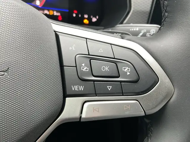 Volkswagen T-Cross view 11
