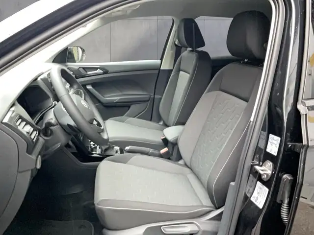 Volkswagen T-Cross view 8