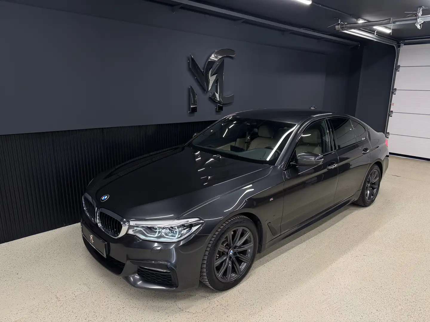BMW 520 520xd G30`M-SPORT`LED`LEDER`NAVI`HIFI`RFK`AMBIENTE Grau - 1