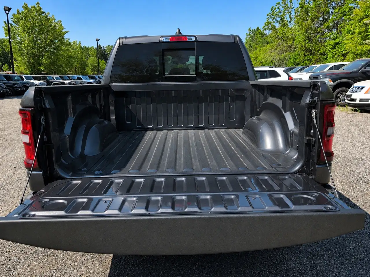 RAM 1500 снимка RAM 1500