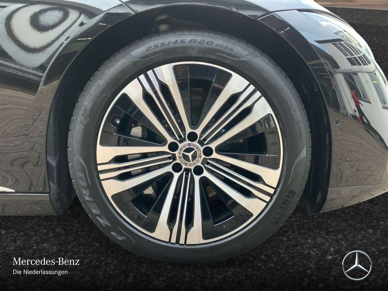 Mercedes-Benz EQS