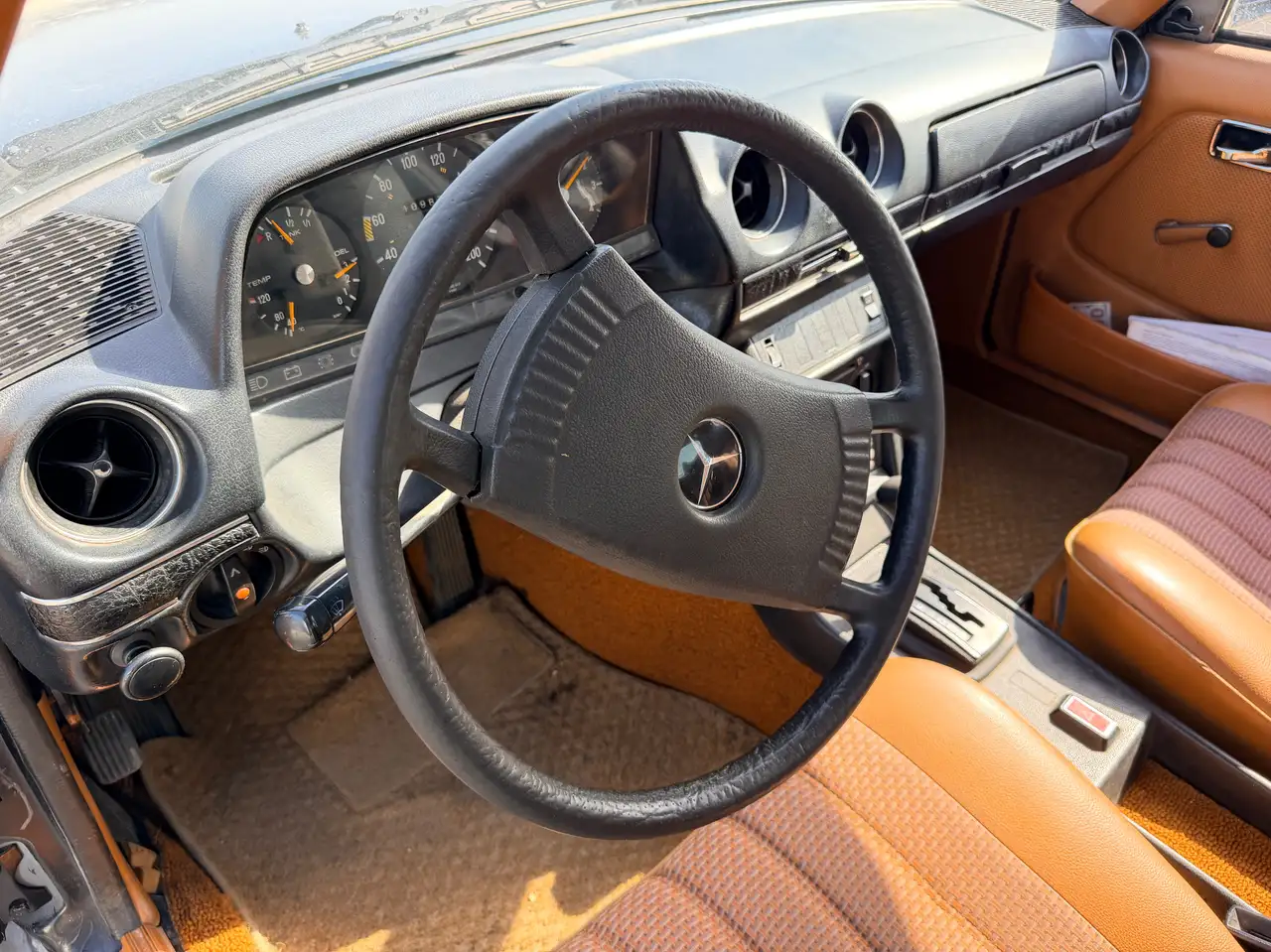 Mercedes-Benz 200 W123 200 Automático, foto 8