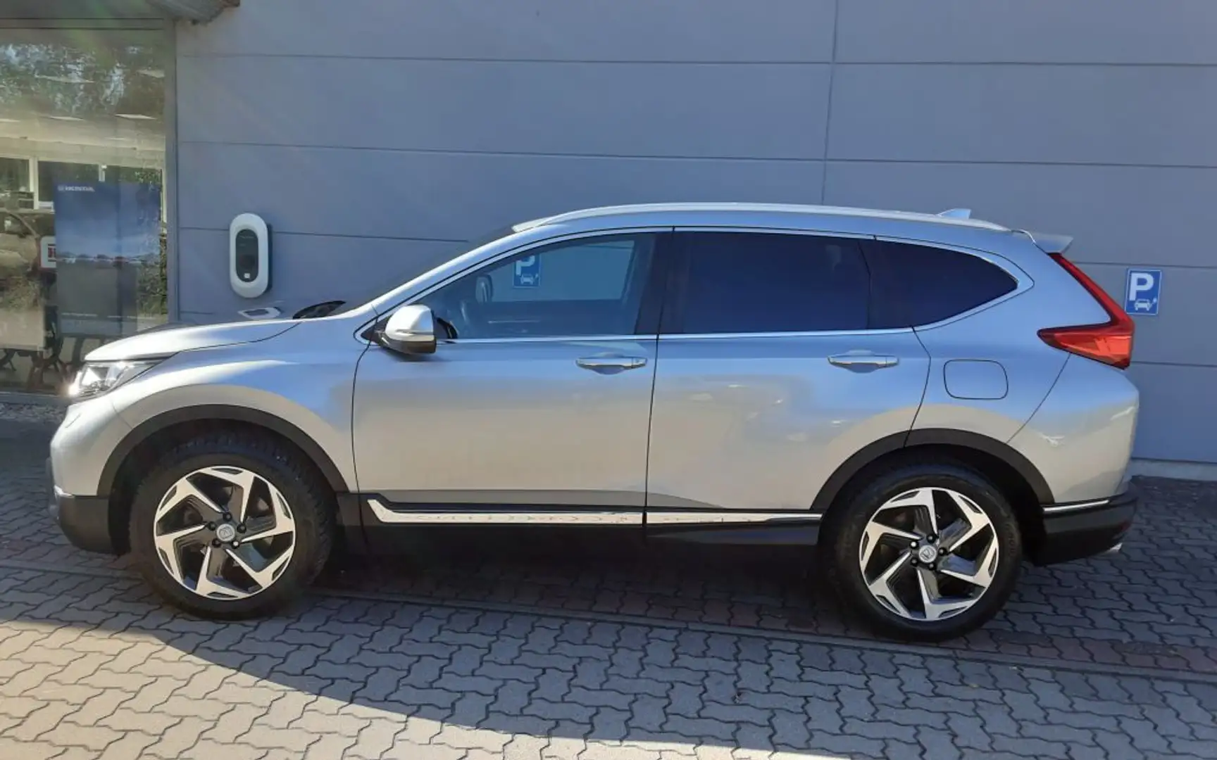 Honda CR-V 1.5T 4WD CVT Executive, WR, el. Heckl.AHZV Silber - 2
