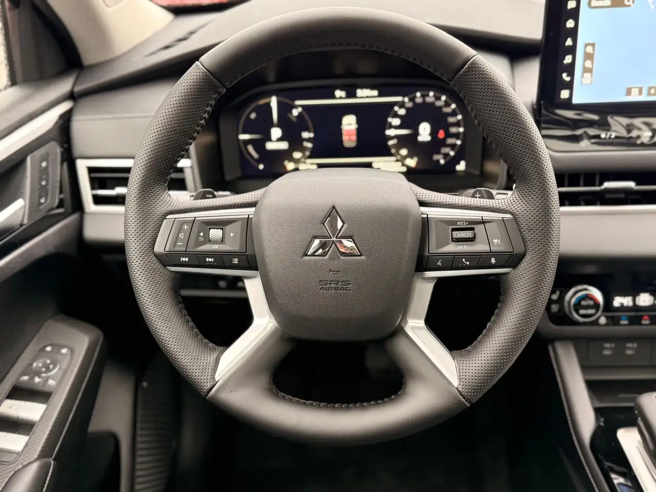 Mitsubishi Outlander снимка Mitsubishi Outlander