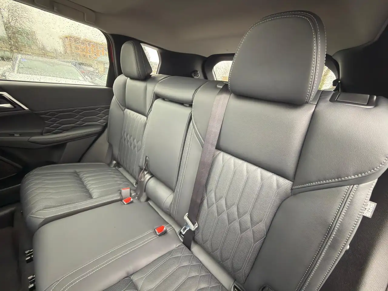 Mitsubishi Outlander снимка Mitsubishi Outlander