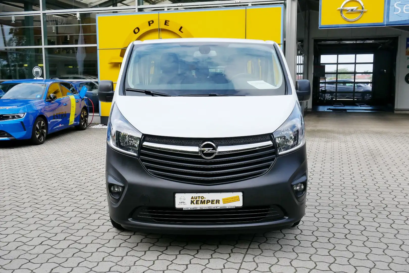 Opel Vivaro Combi 1.6D L2H1 *SHZ*Tempomat*8-Sitzer* Weiß - 2
