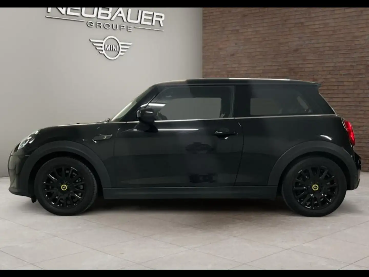 MINI Cooper SE Cooper SE 184ch Essential BVA 5CV Zwart - 2