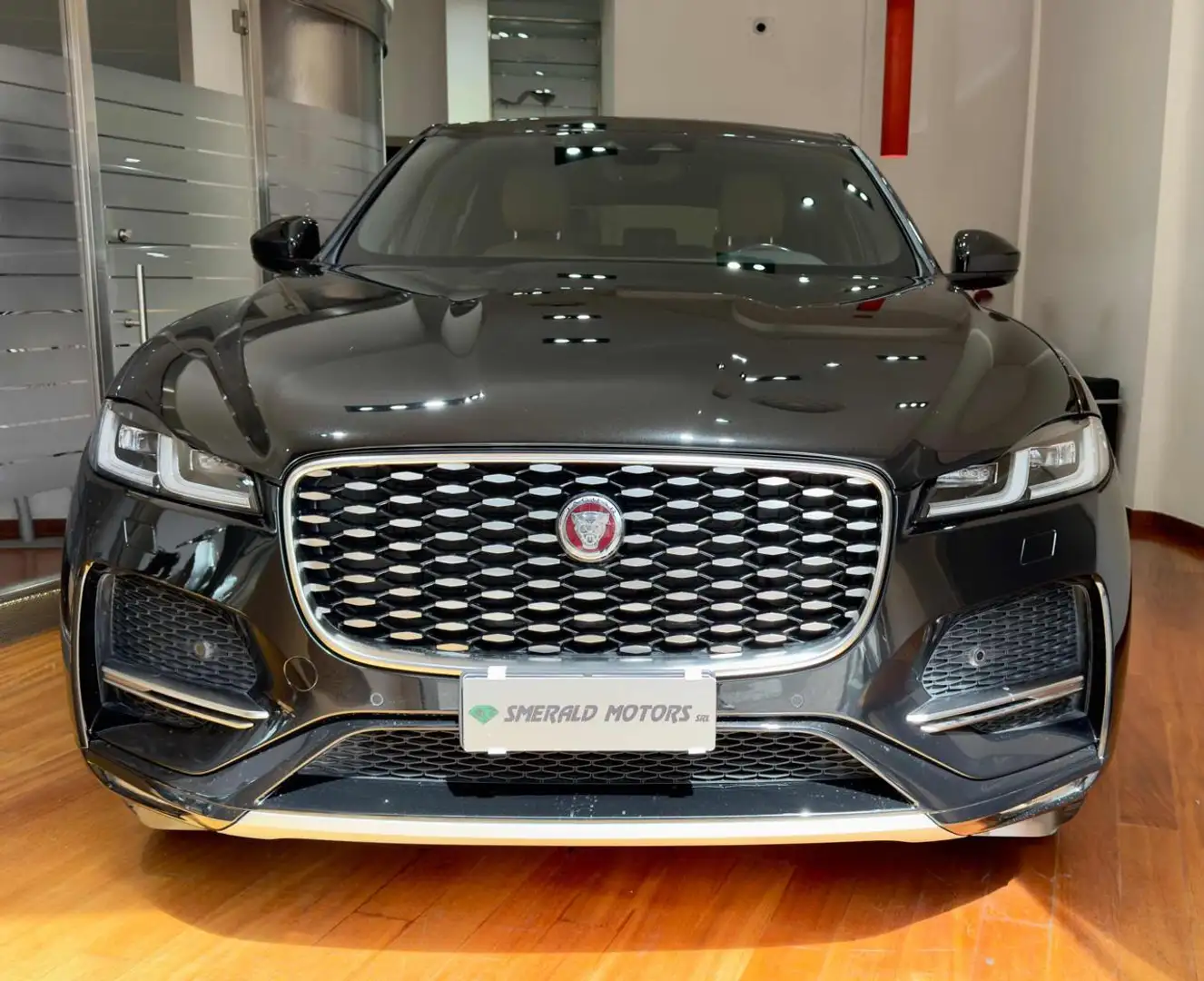 Jaguar F-Pace 2.0 D 163 CV AWD aut. Noir - 2