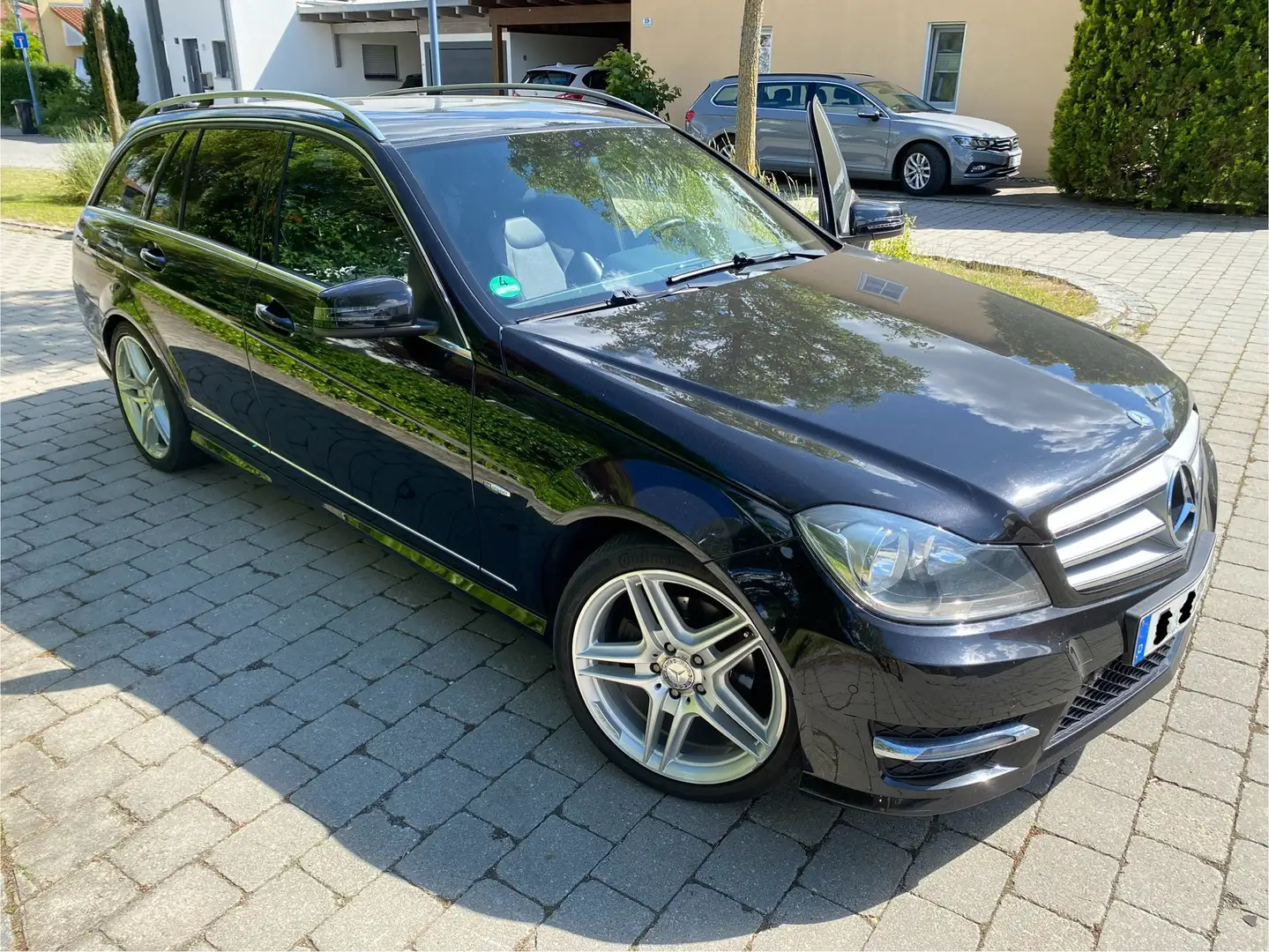 Mercedes-Benz C 180 C 180 T CGI BlueEfficiency (204.249) Schwarz - 1