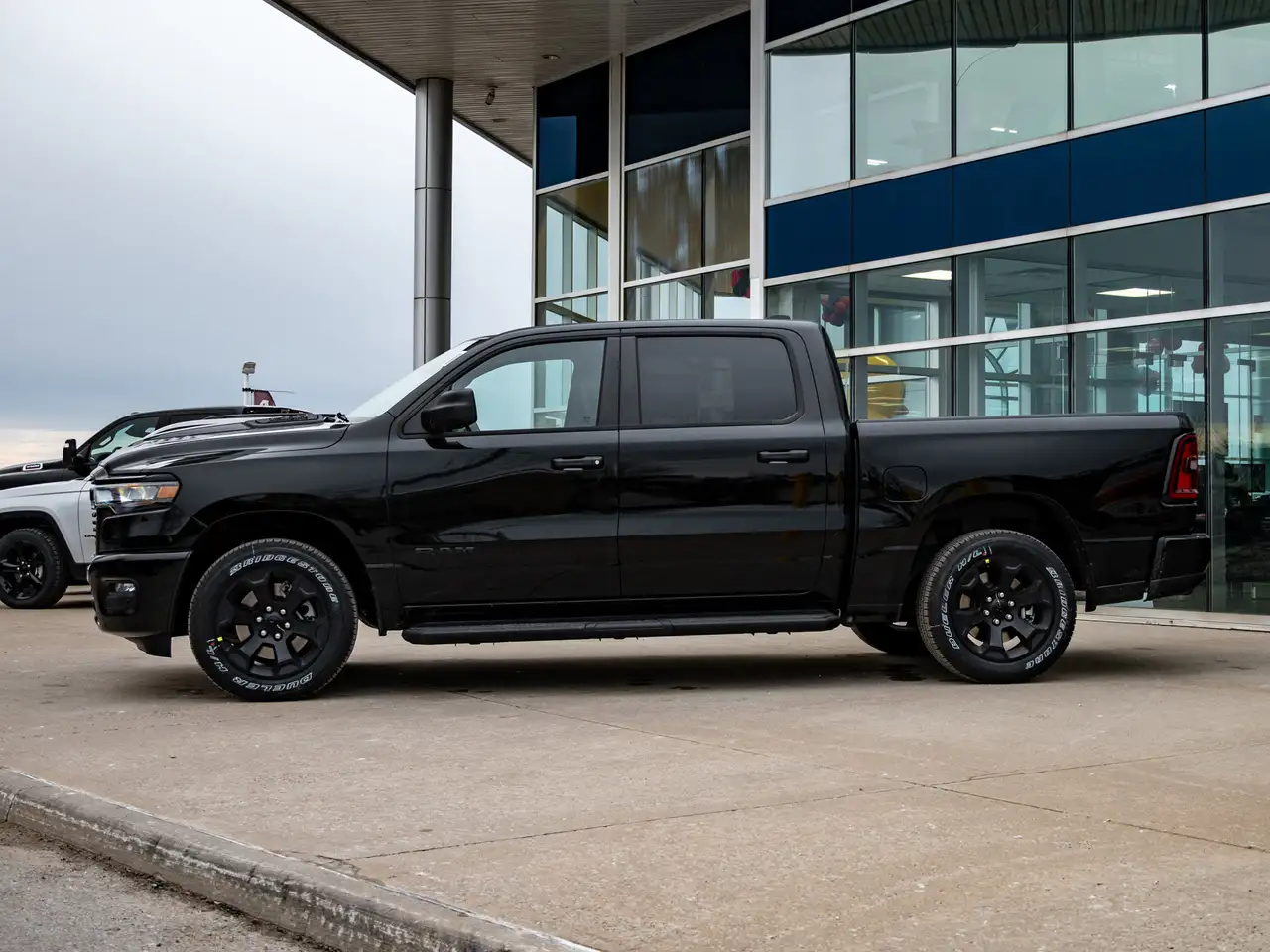 RAM 1500 снимка RAM 1500